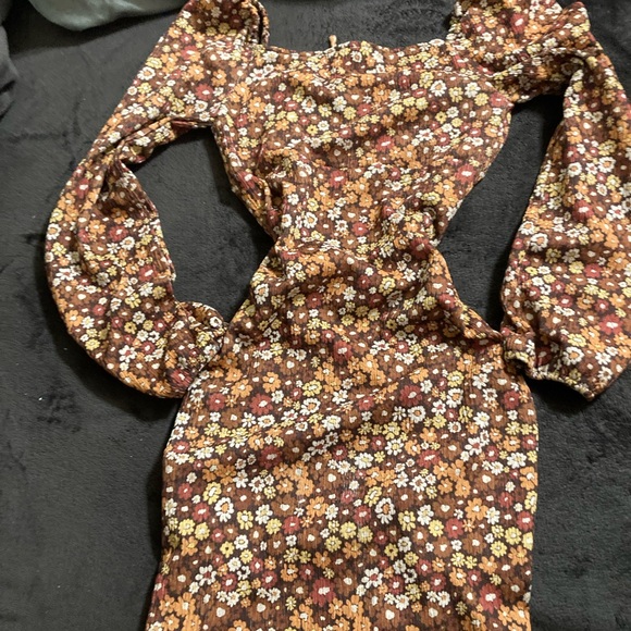 floral jolt dress🩷 - Picture 2 of 3